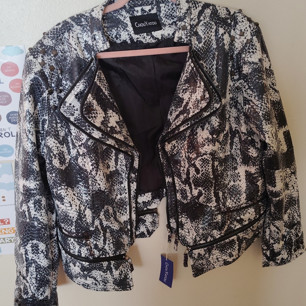 Women's Black and White Jacket